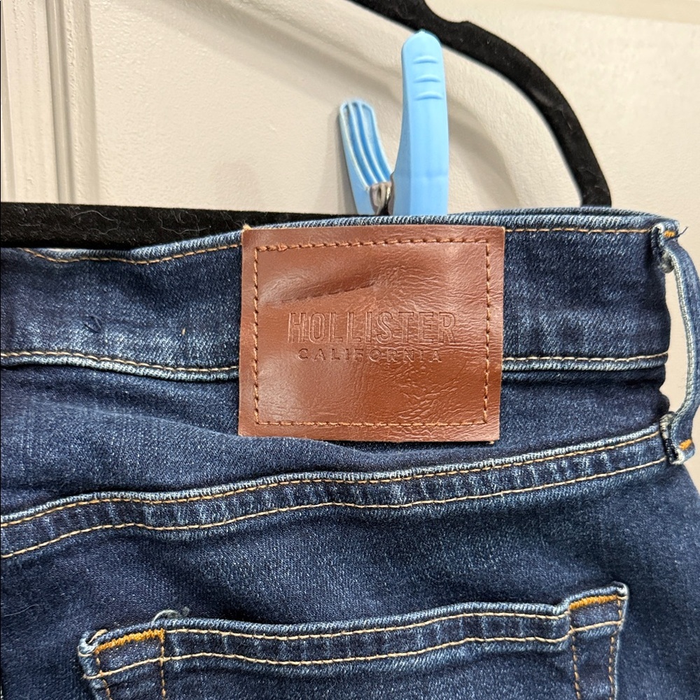 Hollister Dark Wash Straight Jeans - Picture 4 of 9